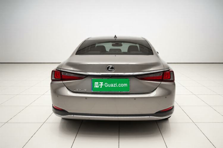 Used Lexus ES 2023 200 Excellence Edition Rear