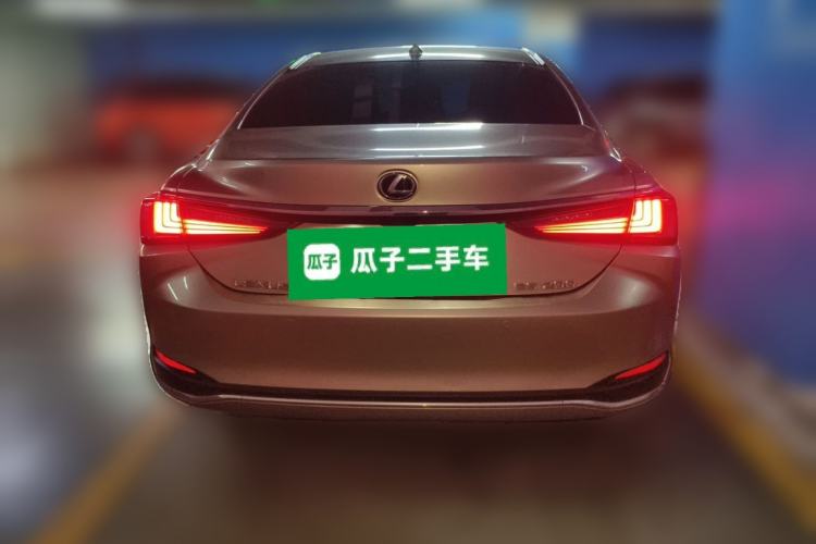 Used Lexus ES 2023 200 Excellence Edition Rear