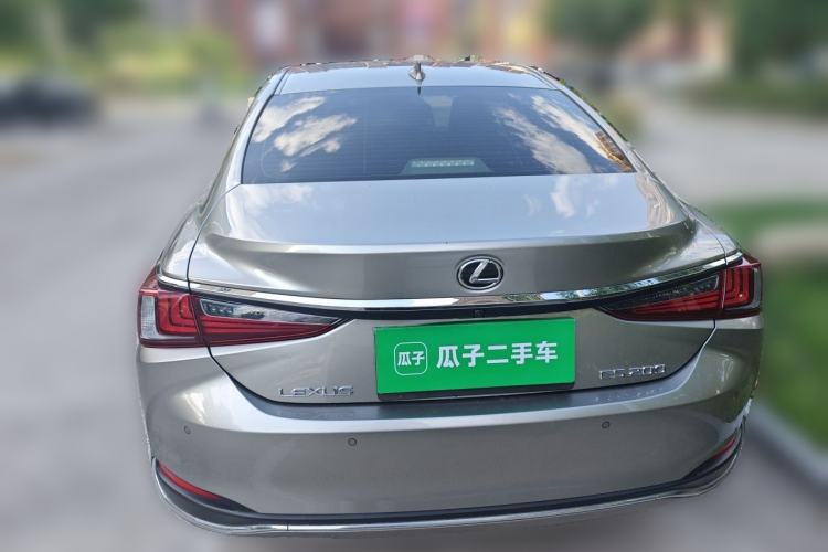 Used Lexus ES 2023 200 Excellence Edition Rear