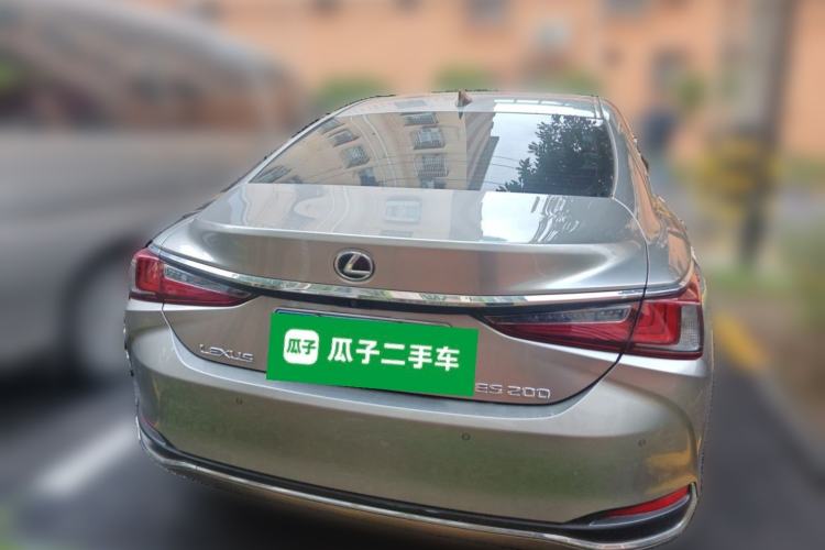 Used Lexus ES 2023 200 Excellence Edition Rear