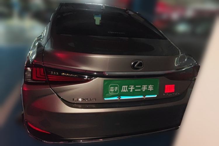 Used Lexus ES 2023 200 Excellence Edition Rear