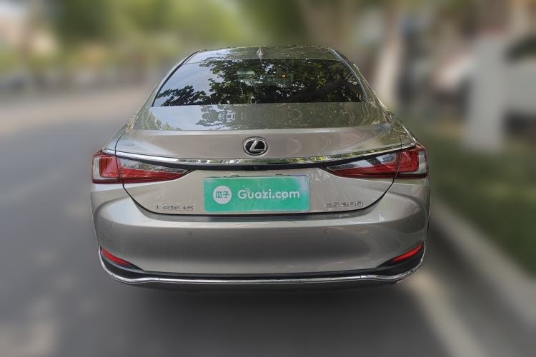 Used Lexus ES 2023 200 Luxury Edition Rear