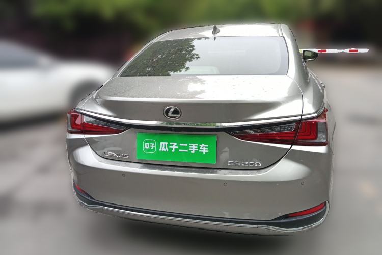 Used Lexus ES 2023 260 Excellence Edition Rear