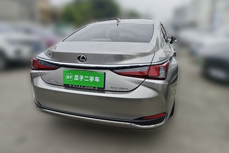 Used Lexus ES 2023 200 Excellence Edition Rear