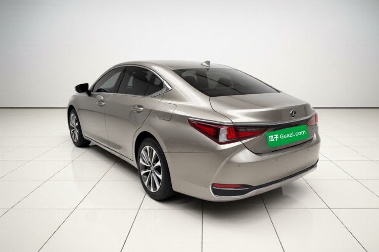 Used Lexus ES 2023 200 Excellence Edition Rear Left 45 Deg