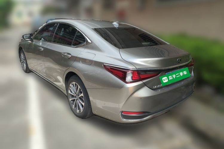 Used Lexus ES 2023 200 Excellence Edition Rear Left 45 Deg