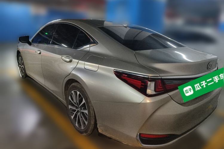 Used Lexus ES 2023 200 Excellence Edition Rear Left 45 Deg