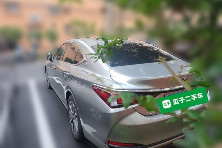 Used Lexus ES 2023 200 Excellence Edition Rear Left 45 Deg