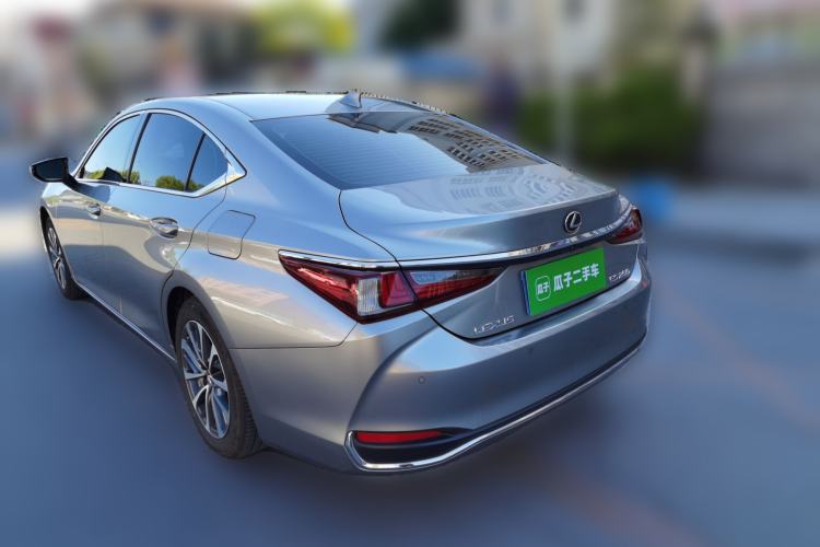 Used Lexus ES 2023 200 Luxury Edition Rear Left 45 Deg