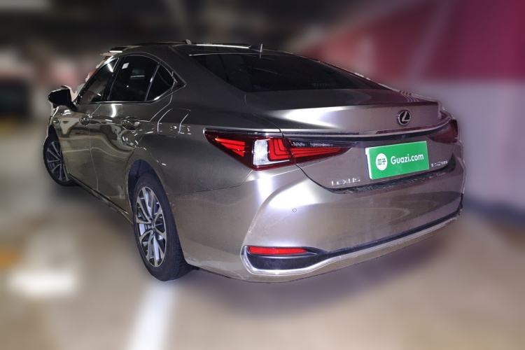 Used Lexus ES 2023 200 Excellence Edition Rear Left 45 Deg
