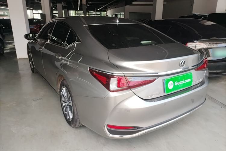 Used Lexus ES 2023 200 Excellence Edition Rear Left 45 Deg