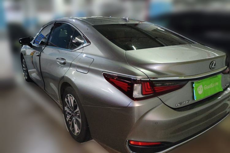 Used Lexus ES 2023 200 Excellence Edition Rear Left 45 Deg