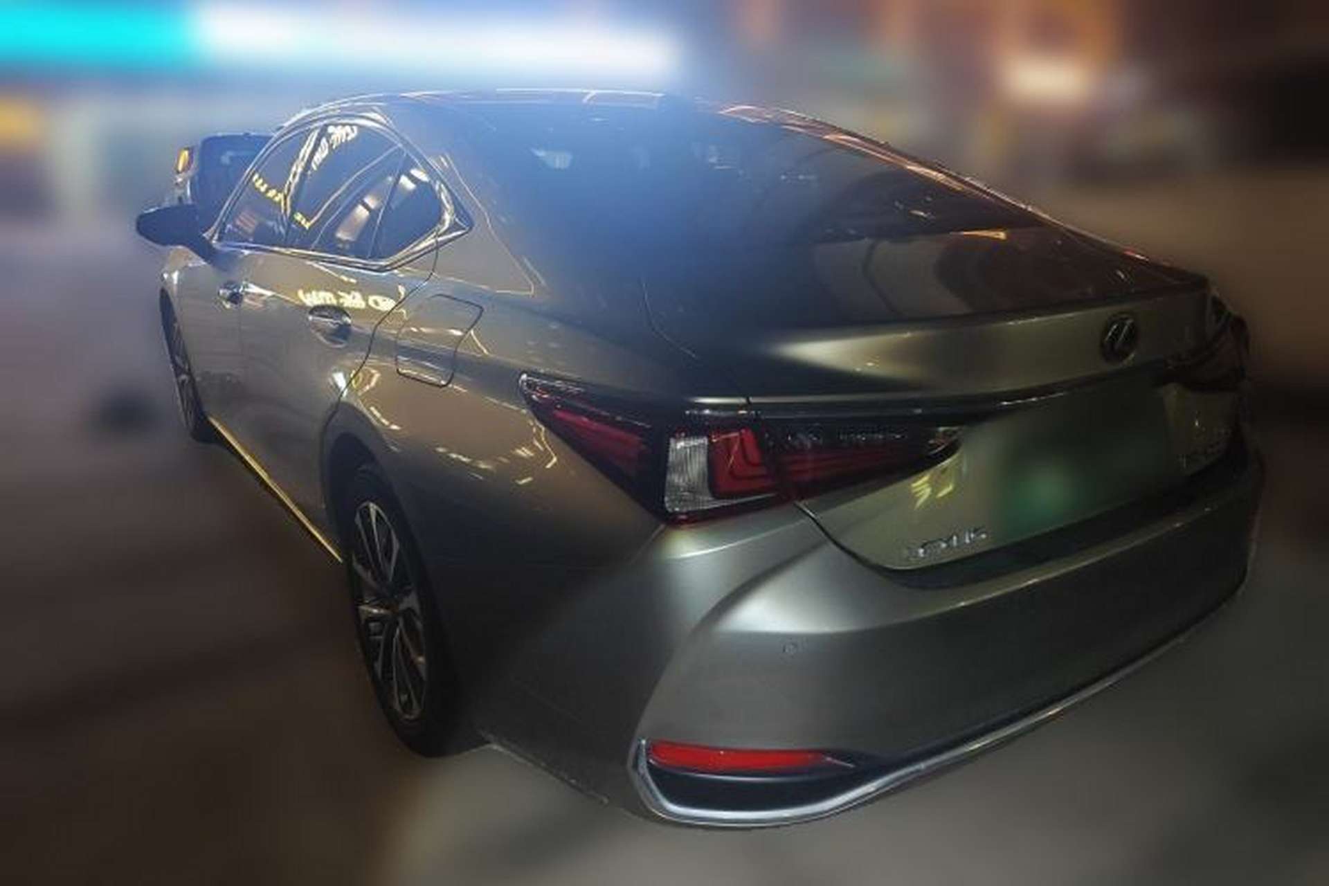 Used Lexus ES 2023 200 Excellence Edition Rear Left 45 Deg