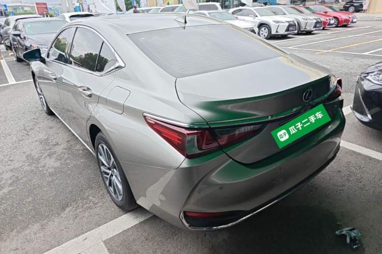 Used Lexus ES 2023 200 Excellence Edition Rear Left 45 Deg