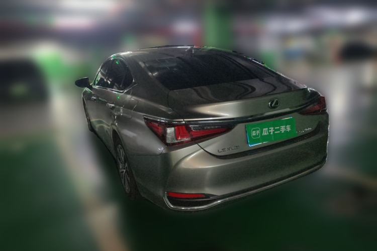 Used Lexus ES 2023 200 Excellence Edition Rear Left 45 Deg