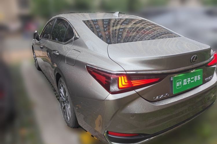 Used Lexus ES 2023 200 Excellence Edition Rear Left 45 Deg