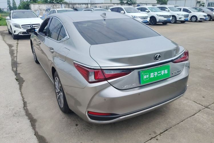 Used Lexus ES 2023 200 Excellence Edition Rear Left 45 Deg