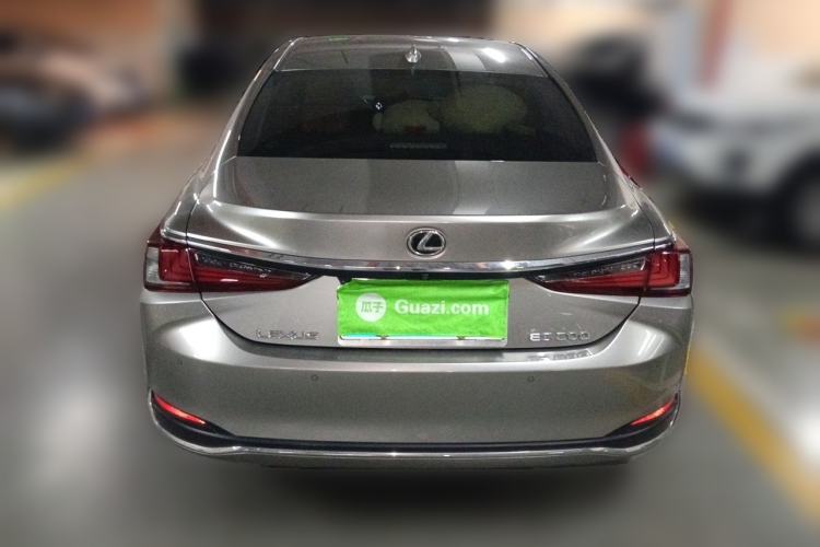 Used Lexus ES 2023 200 Excellence Edition Rear
