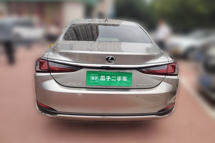 Used Lexus ES 2023 200 Excellence Edition Rear