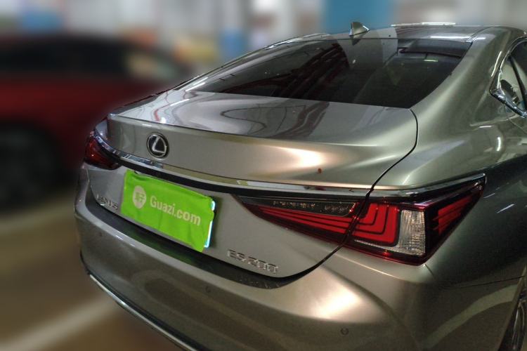 Used Lexus ES 2023 200 Excellence Edition Rear