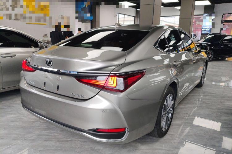 Used Lexus ES 2023 200 Excellence Edition Rear Right 45 Deg