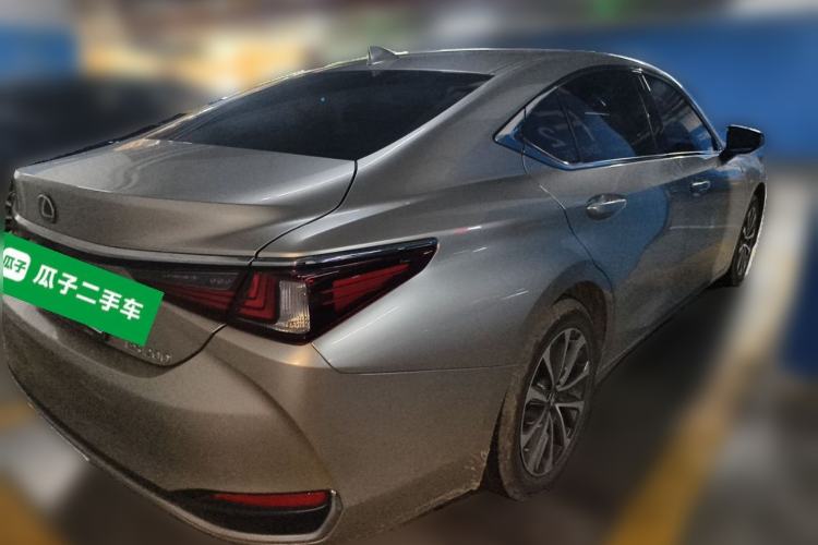 Used Lexus ES 2023 200 Excellence Edition Rear Right 45 Deg