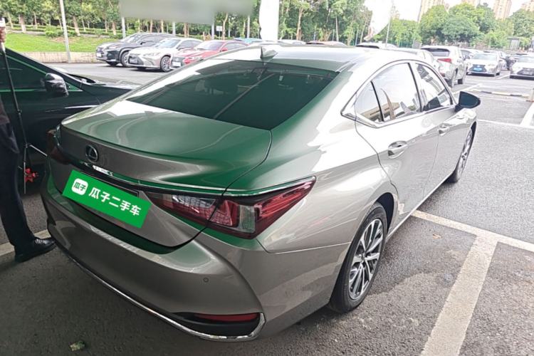 Used Lexus ES 2023 200 Excellence Edition Rear Right 45 Deg