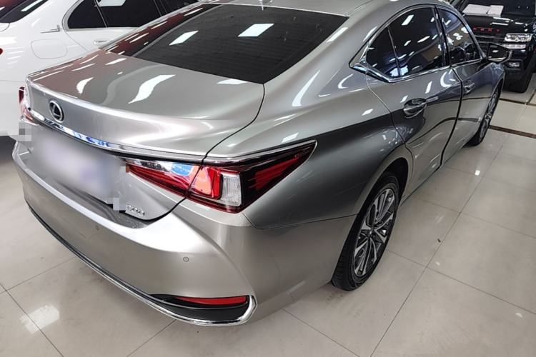 Used Lexus ES 2023 200 Excellence Edition Rear Right 45 Deg