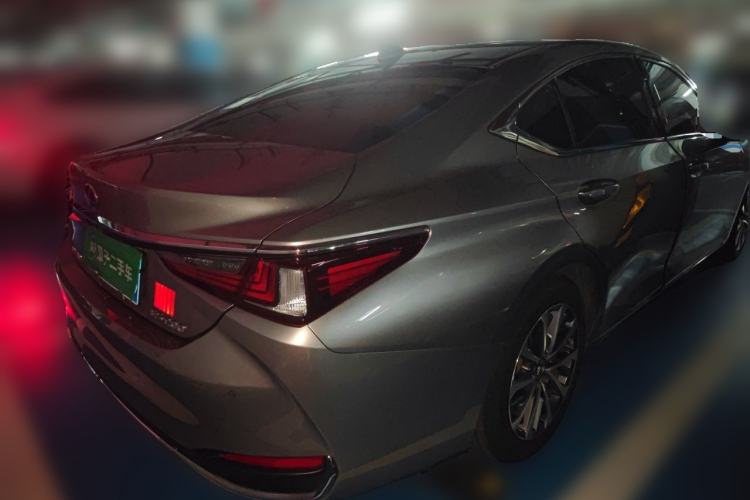 Used Lexus ES 2023 200 Excellence Edition Rear Right 45 Deg