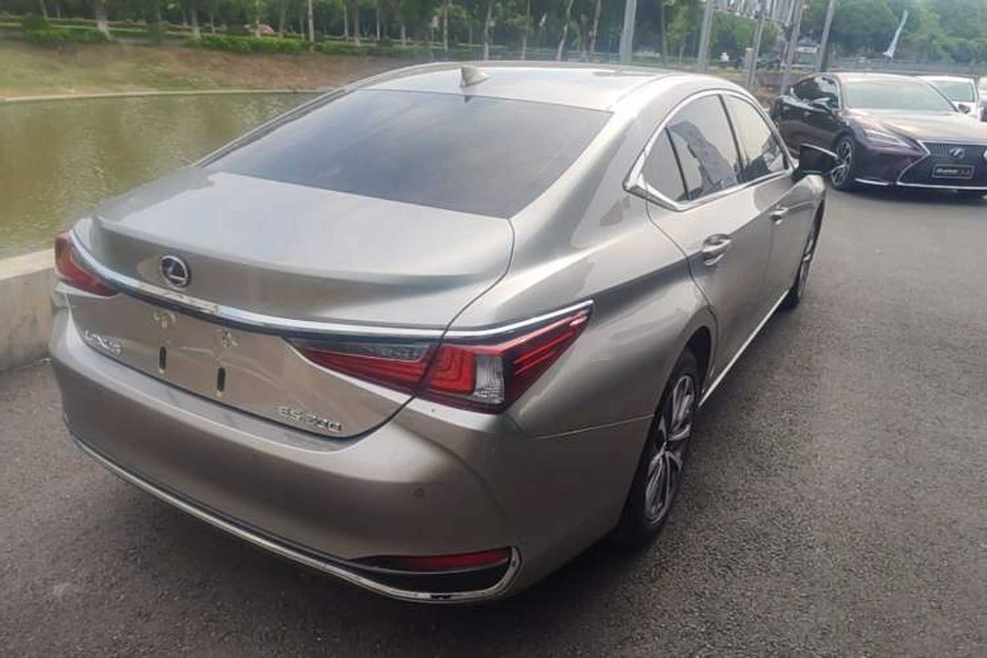 Used Lexus ES 2023 200 Excellence Edition Rear Right 45 Deg