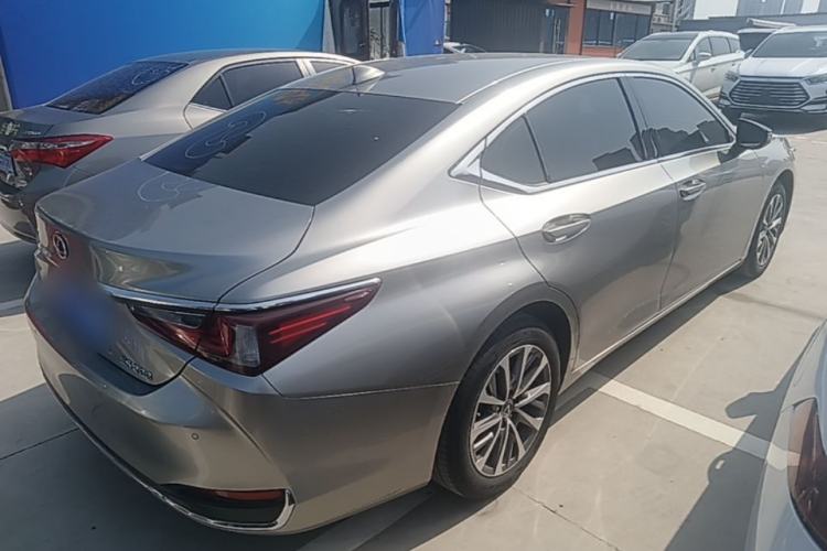 Used Lexus ES 2023 200 Excellence Edition Rear Right 45 Deg