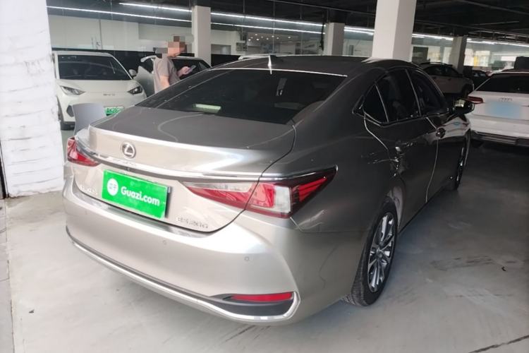 Used Lexus ES 2023 200 Excellence Edition Rear Right 45 Deg