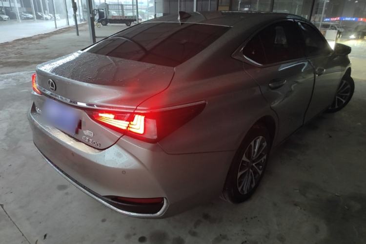 Used Lexus ES 2023 200 Excellence Edition Rear Right 45 Deg