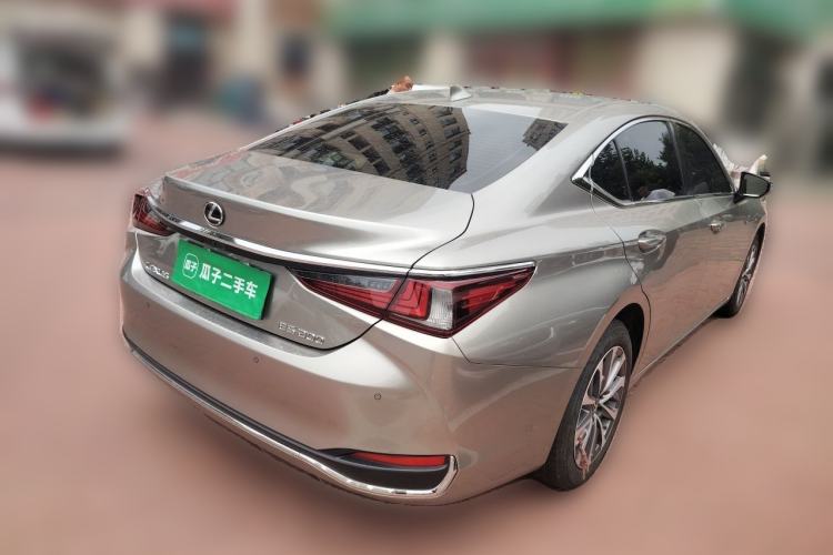 Used Lexus ES 2023 200 Excellence Edition Rear Right 45 Deg