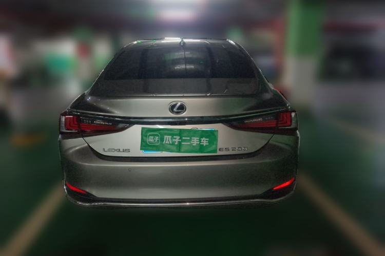 Used Lexus ES 2023 200 Excellence Edition Rear