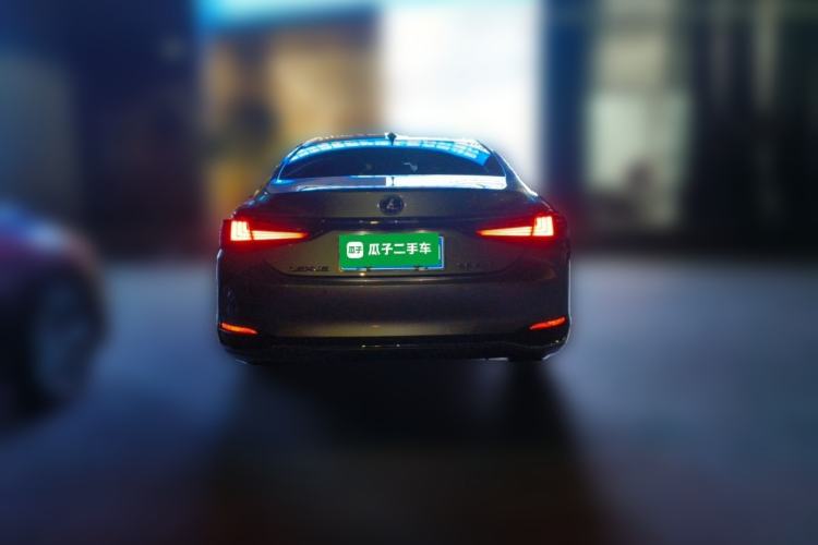 Used Lexus ES 2023 200 Excellence Edition Rear