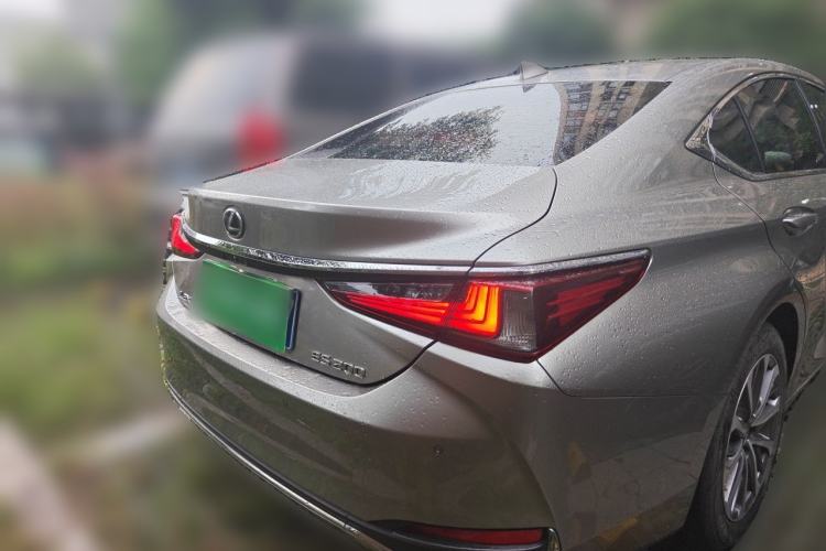 Used Lexus ES 2023 200 Excellence Edition Rear