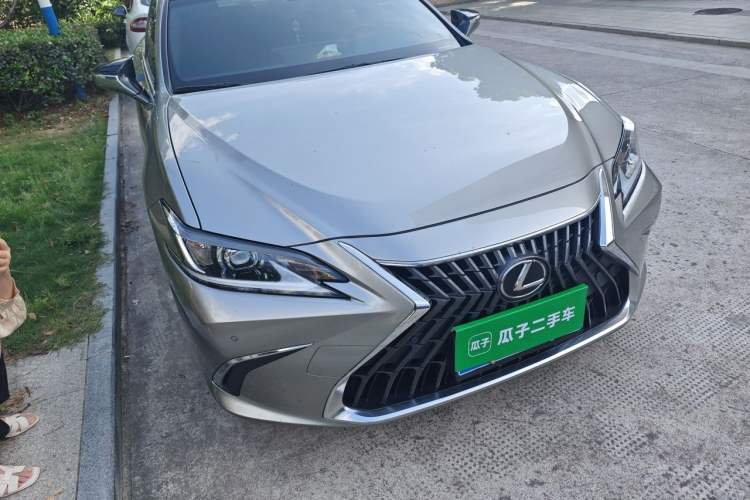 Used Lexus ES 2023 200 Excellence Edition Right Front Headlight