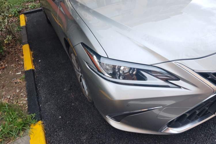 Used Lexus ES 2023 200 Excellence Edition Right Front Headlight