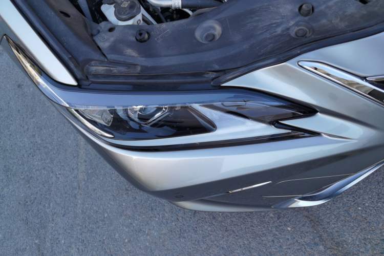 Used Lexus ES 2023 200 Luxury Edition Right Front Headlight