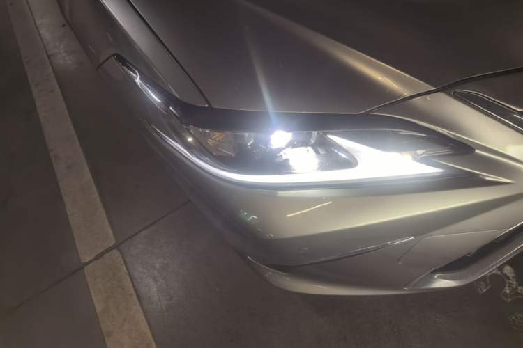 Used Lexus ES 2023 200 Luxury Edition Right Front Headlight