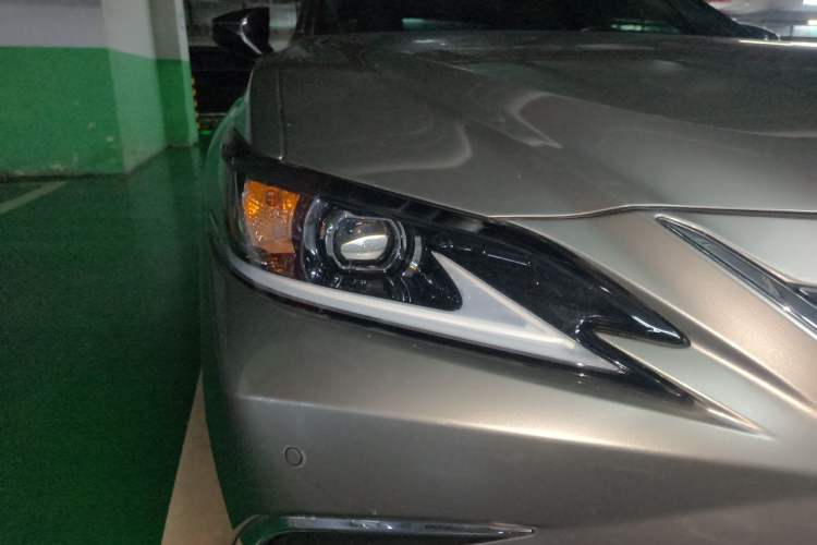 Used Lexus ES 2023 200 Excellence Edition Right Front Headlight