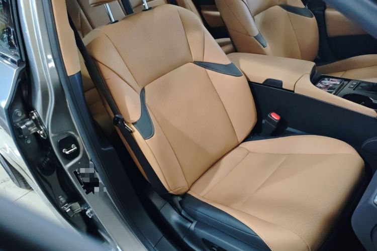 Used Lexus ES 2023 200 Excellence Edition Right Front Seat