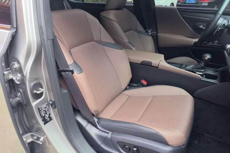 Used Lexus ES 2023 200 Excellence Edition Right Front Seat