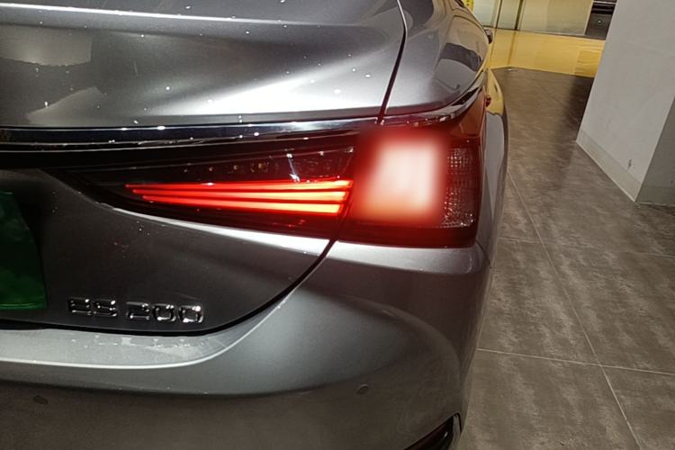 Used Lexus ES 2023 200 Luxury Edition Right Rear Taillight