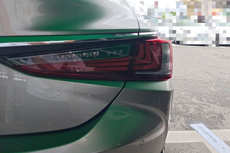 Used Lexus ES 2023 200 Excellence Edition Right Rear Taillight
