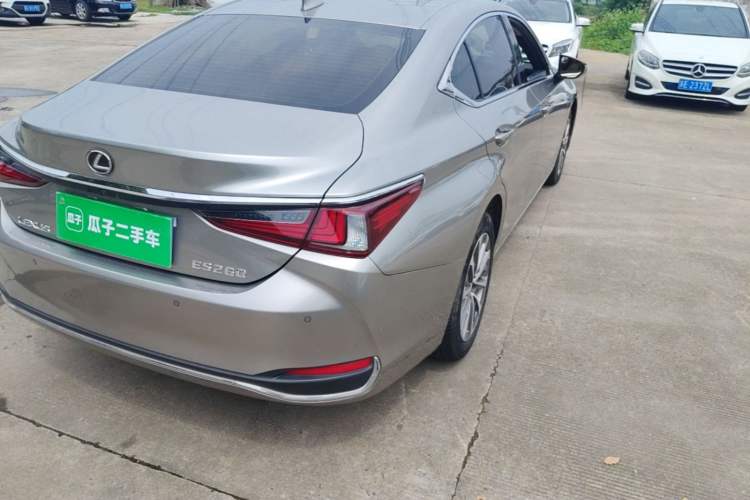 Used Lexus ES 2023 200 Excellence Edition Right Rear Taillight