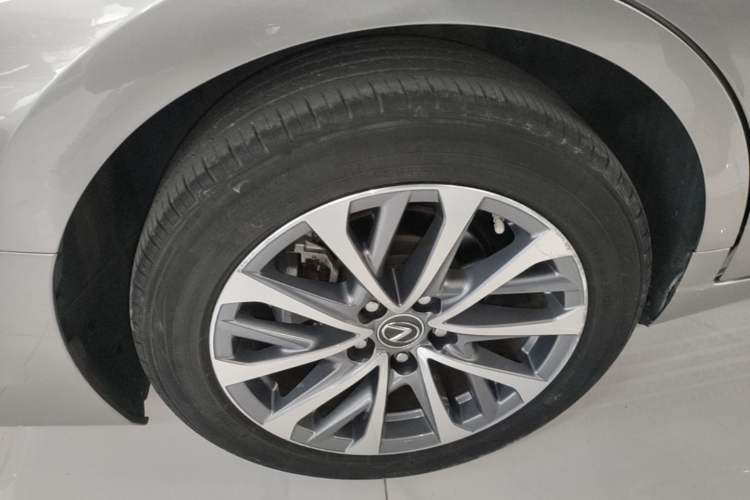 Used Lexus ES 2023 200 Luxury Edition Right Rear Wheel Hub