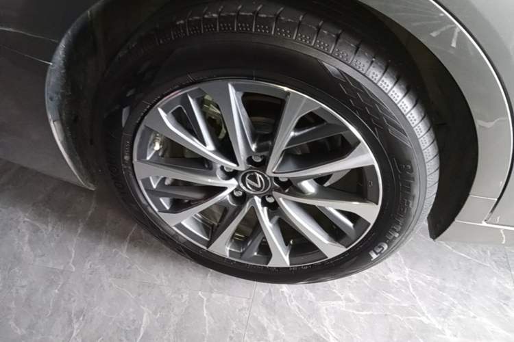 Used Lexus ES 2023 200 Excellence Edition Right Rear Wheel Hub