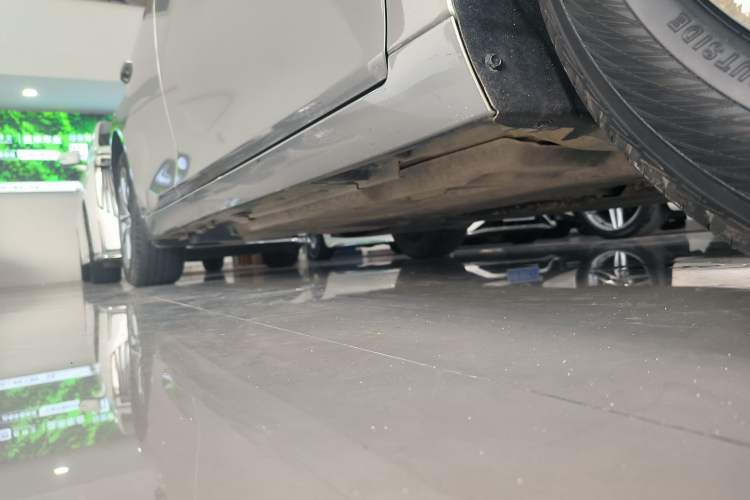 Used Lexus ES 2023 200 Excellence Edition Right Side Sill